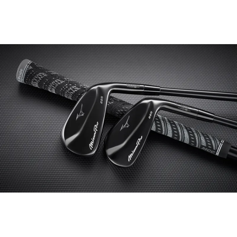 Mizuno Pro 225 Black Iron Set - Golfballs.com